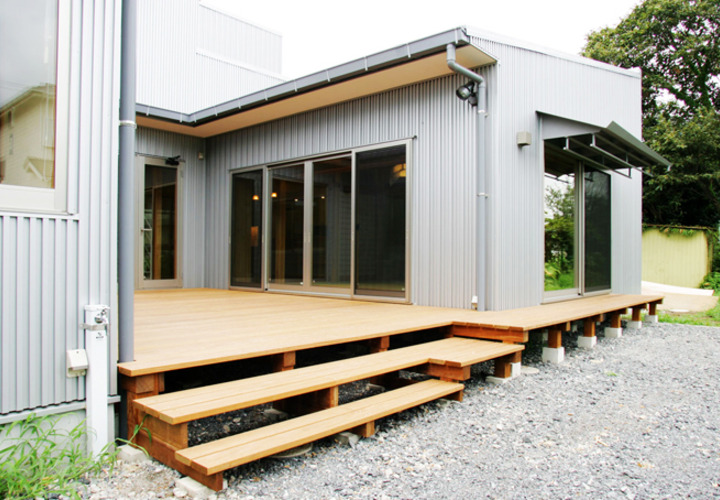 南に開いたコの字型の中庭