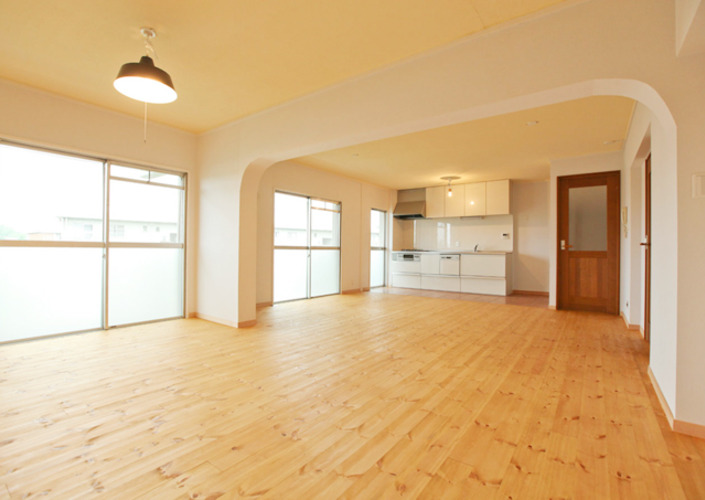 既存要素の味を活かす団地リノベーション