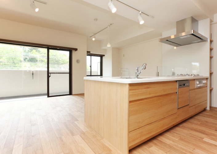 無垢の質感を研ぎ澄ましたマンションリフォーム