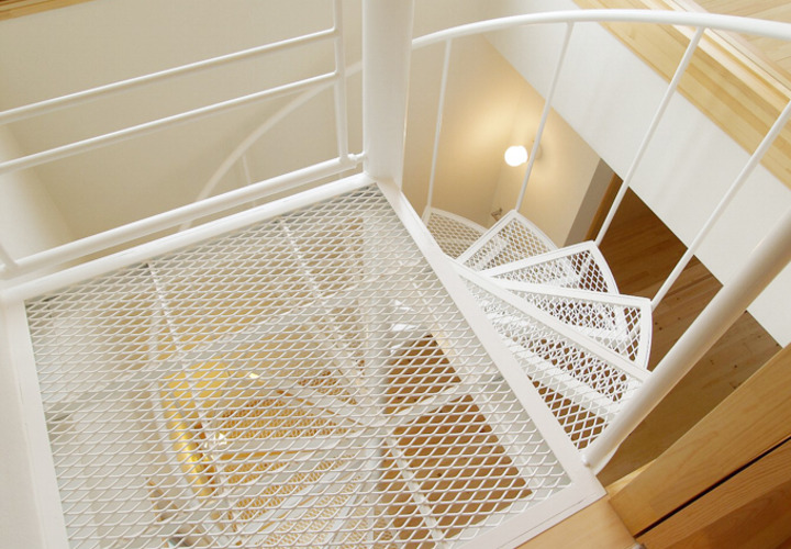 スチール螺旋階段