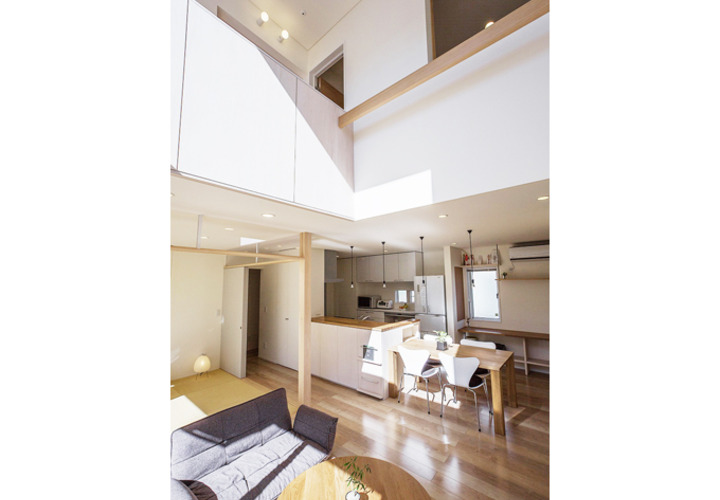 室内ふとん干しのできる吹抜