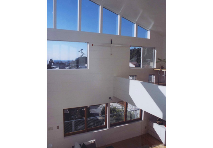 家族の気配が感じられる一室空間