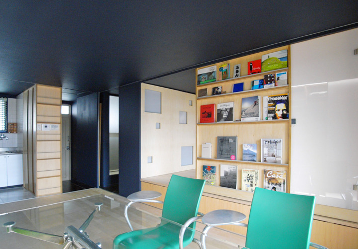 可動本棚から生まれるプライベートスペース