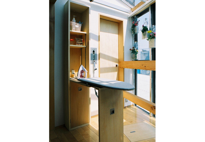 アイロン台と可動式物干竿