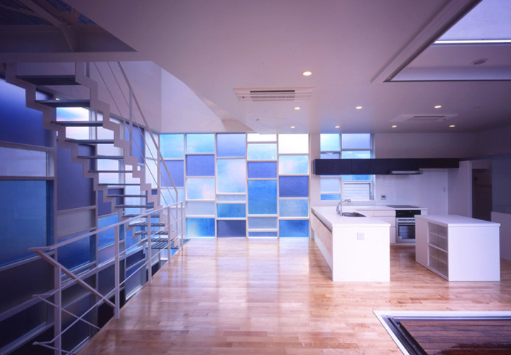 彩りのある開口部の広がり