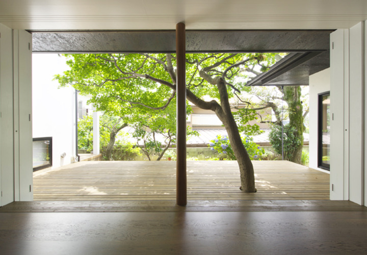 家の中心にある母のリビング