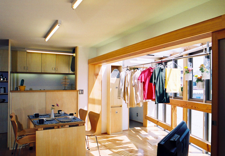 室内干しのできるリビングダイニング