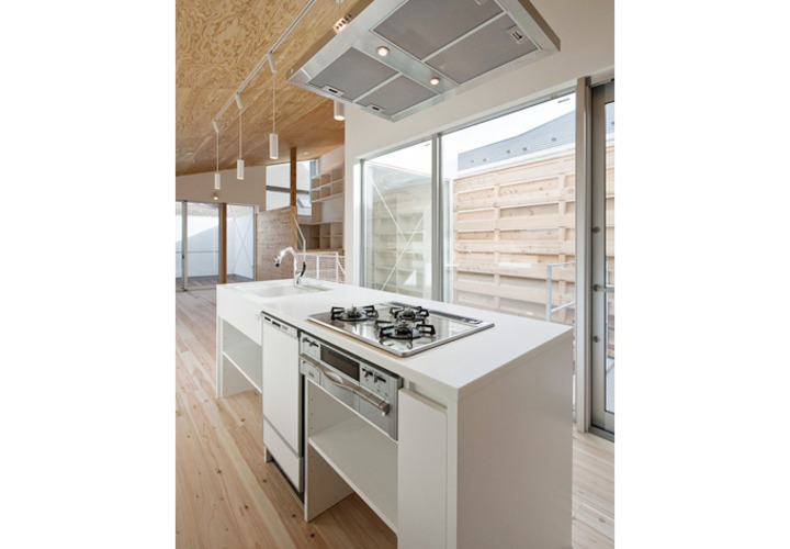 明るいオープンキッチン