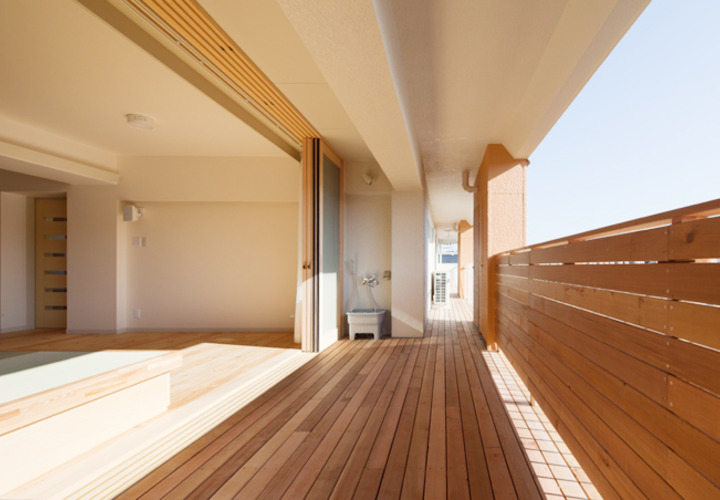 敢えてサッシを下げた！広々バルコニー