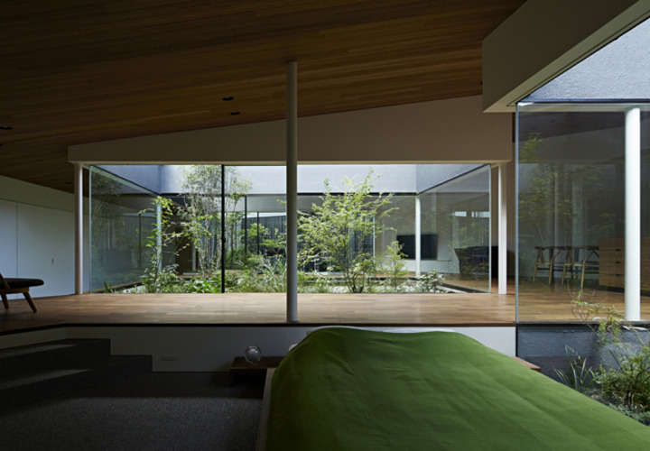 シームレスに繋がる空間に置かれたベッドスペース