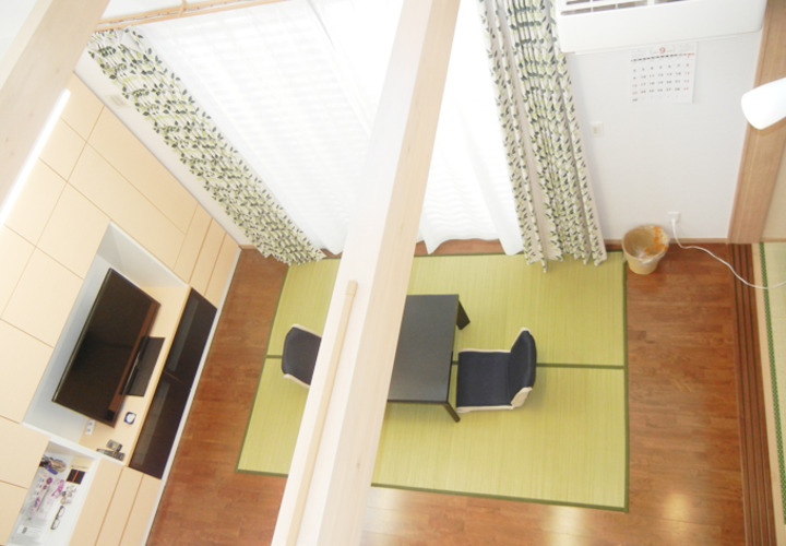 家族を一つにするリビング吹き抜け