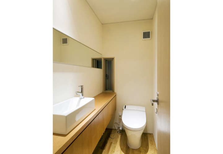 水汚れにつよい左官材料で仕上げたトイレ