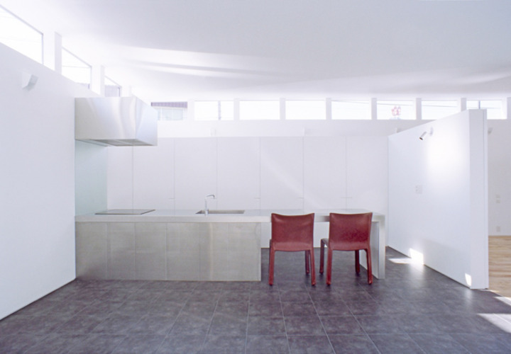 オリジナルのキッチンは空間の中心に