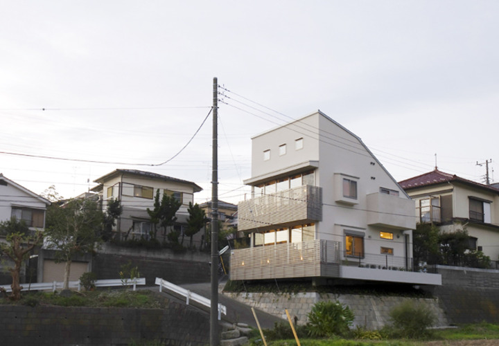 南に大きく開いた開口部と、安心への配慮