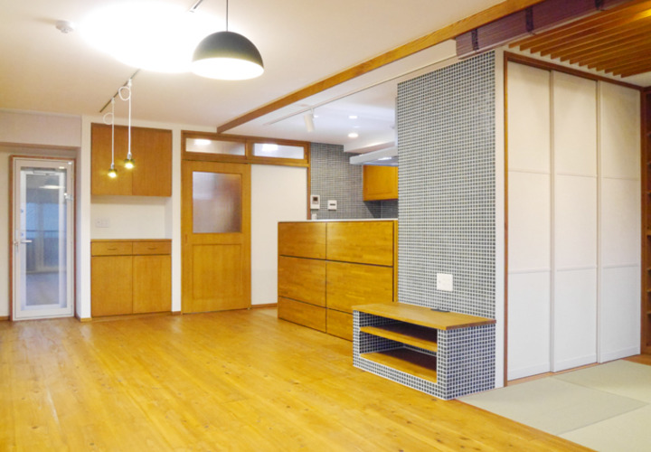 スケルトンリフォームで広々としたリビングに