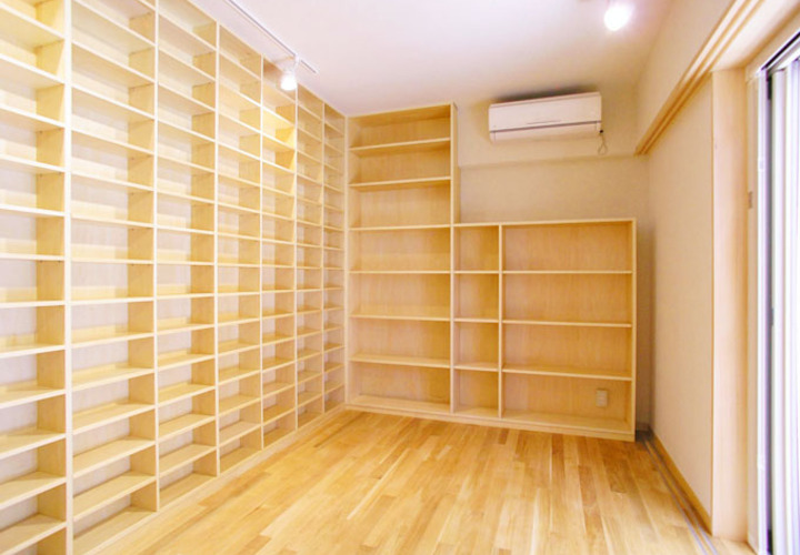 素材の質感を感じる収納