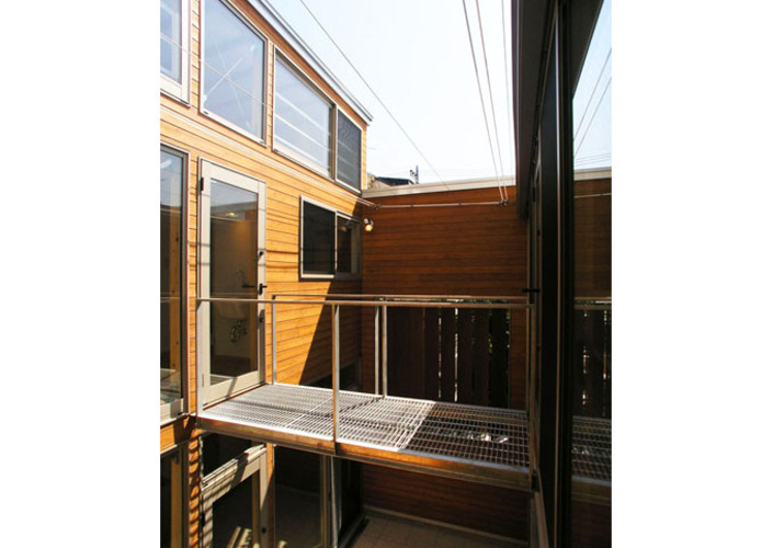  中庭とアトリウムのある住宅