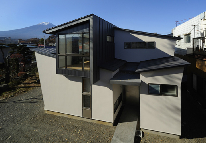 ナナメ壁の外観