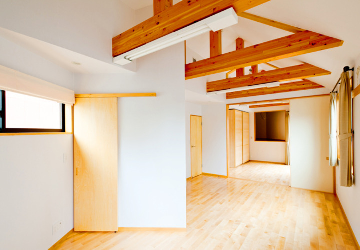 梁を手掛かりに子供部屋を増やせる家