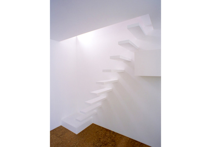 キャンチレバーの階段