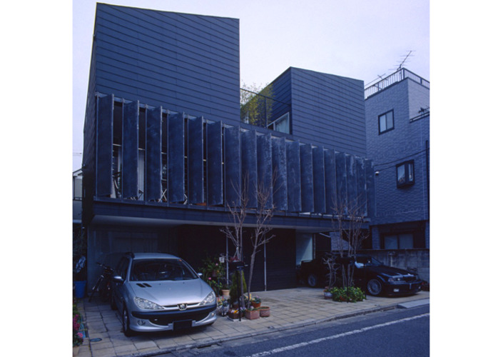 House_TTN - 三世帯同居の集合住宅 -