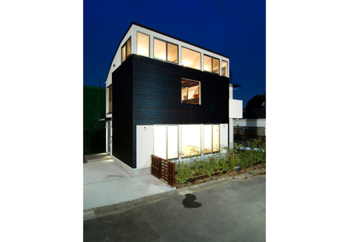 植栽とカーポートでつくる外構