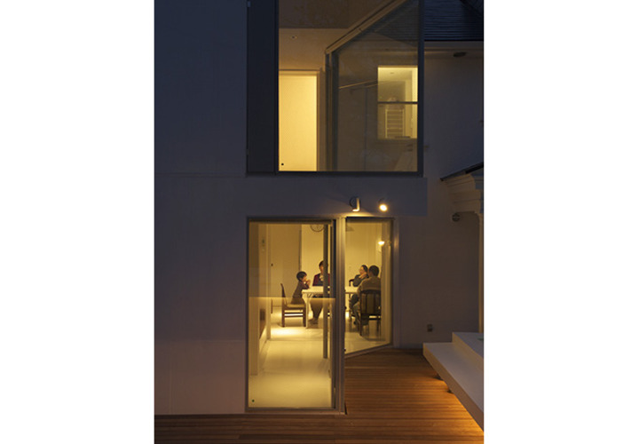 やわらかい間接照明で一家団欒