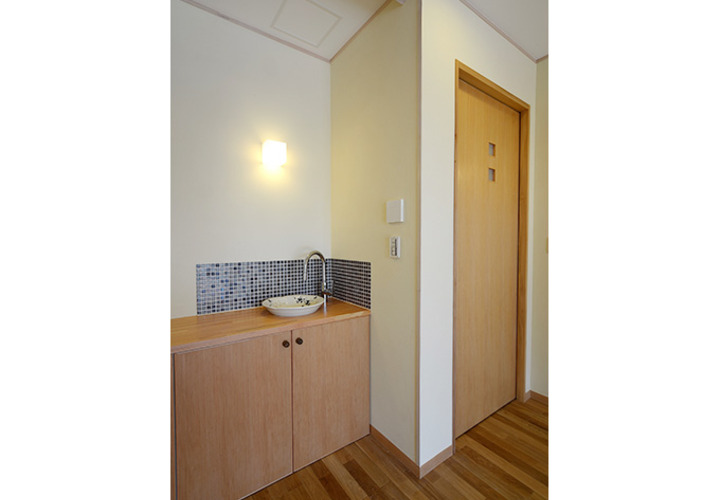 客室の端に設置した手洗いコーナー