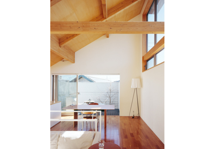 幅が広いサッシが解放感を生み出す