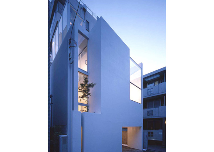 赤坂-日当り悪い極小地でも光溢れる家