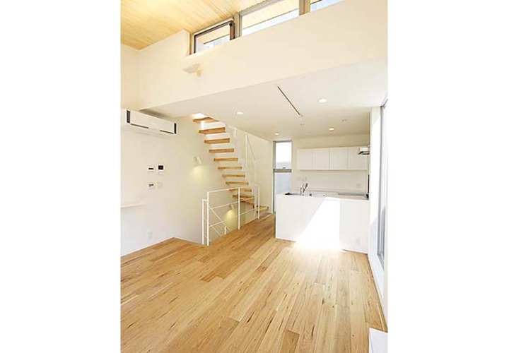 優しい光が差し込むLDK