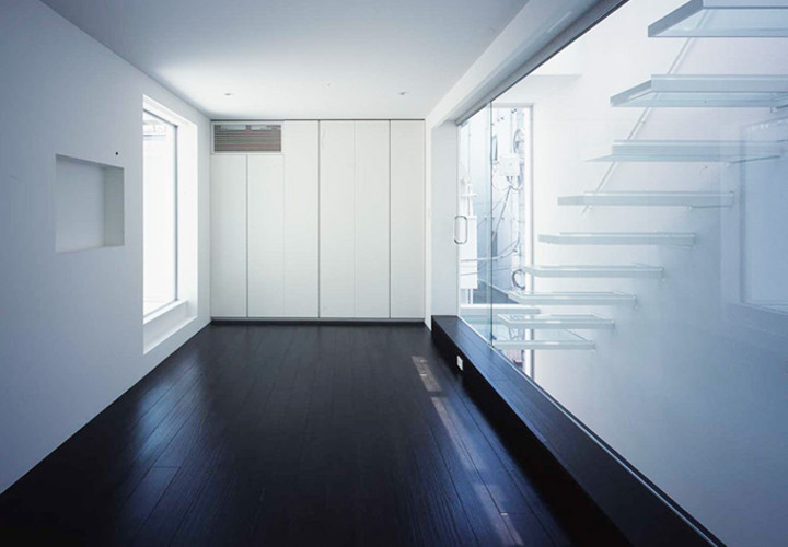 桐の床で落ち着いた寝室