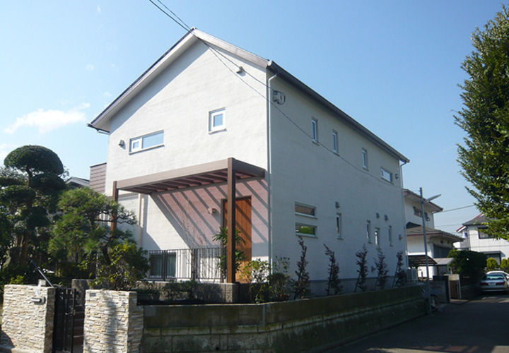 住宅街に馴染む外観