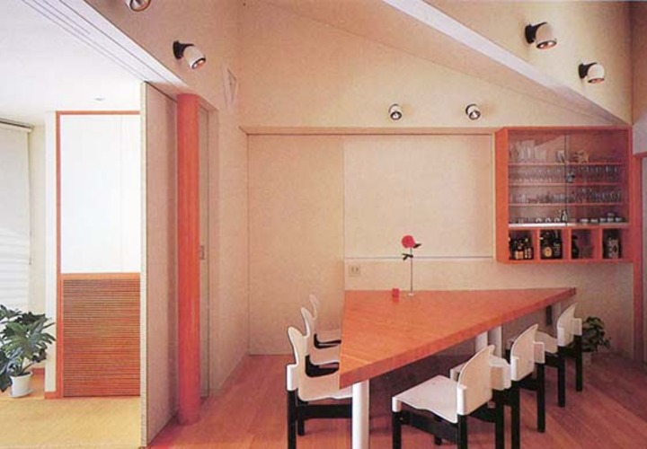 たたみコーナー、キッチンも仕切りして