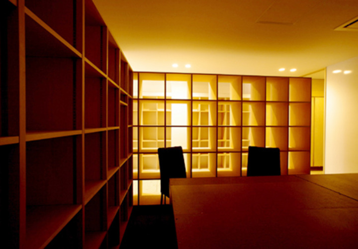 シナ合板で作製したシンプルな本棚