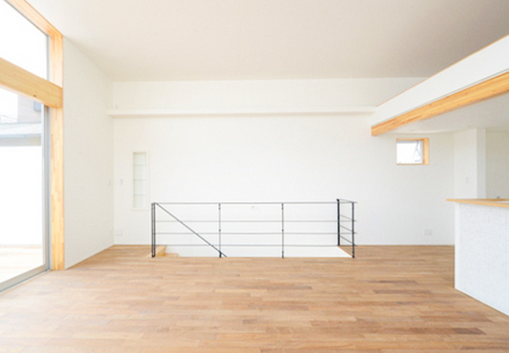 アイアン素材の階段手すり