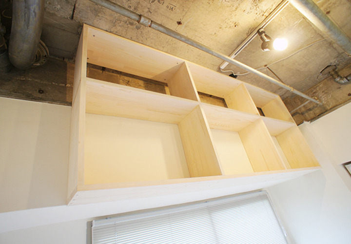 DIYで造り付けた収納棚