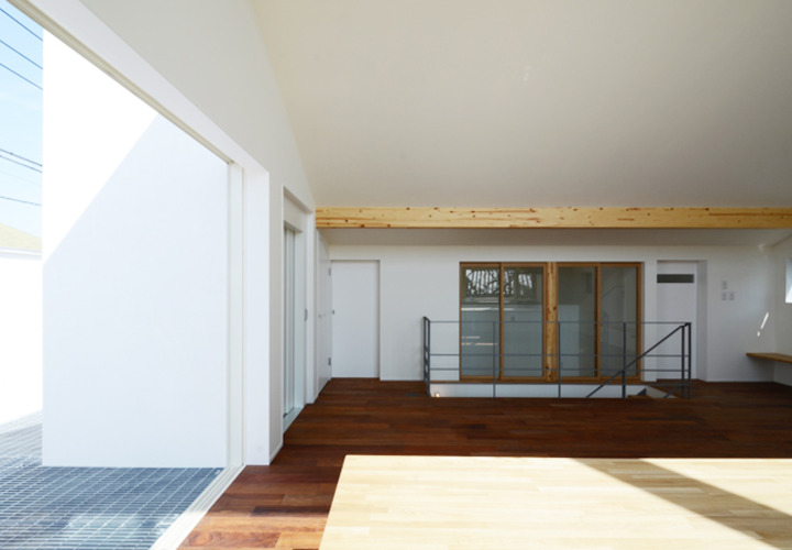 バリアフリーでつながるリビングとベランダ