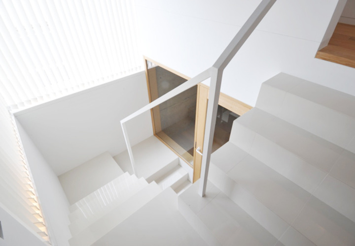 ピアノ室へ続く階段