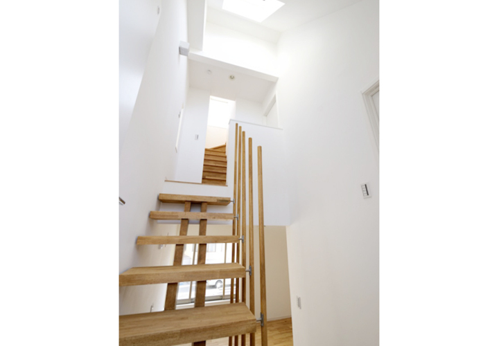 オープンな階段スペース