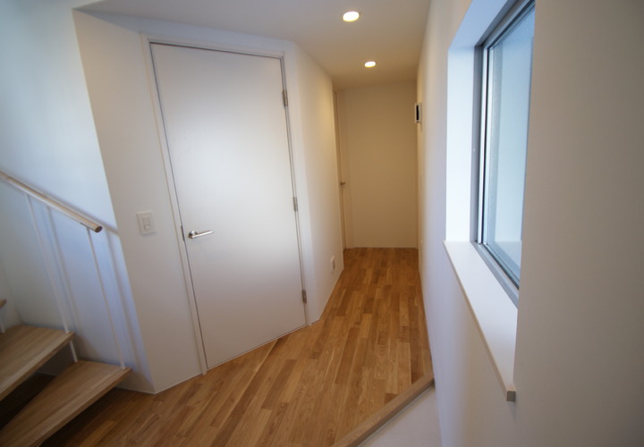 サブ７・玄関ホールとピアノの搬入