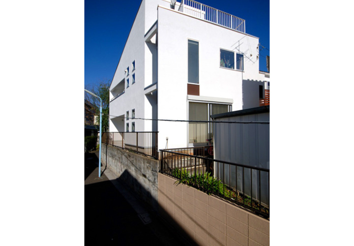 すっきりしたイメージの外観