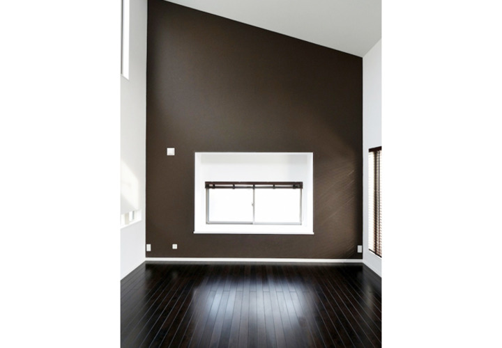 ブラウンの内壁で落ち着いた印象に