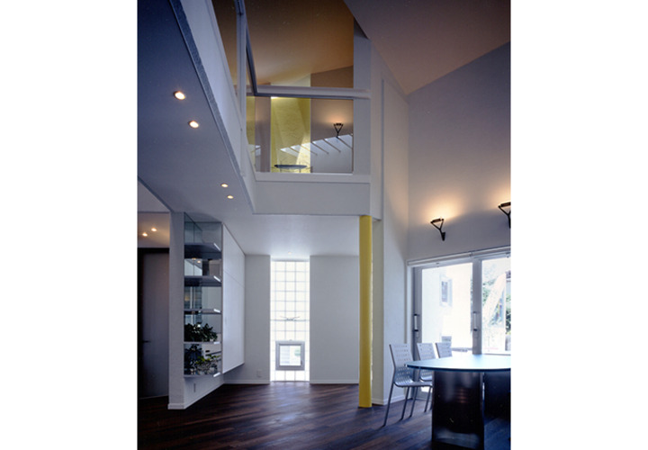 ブリッジをはさんで、いろいろな光が