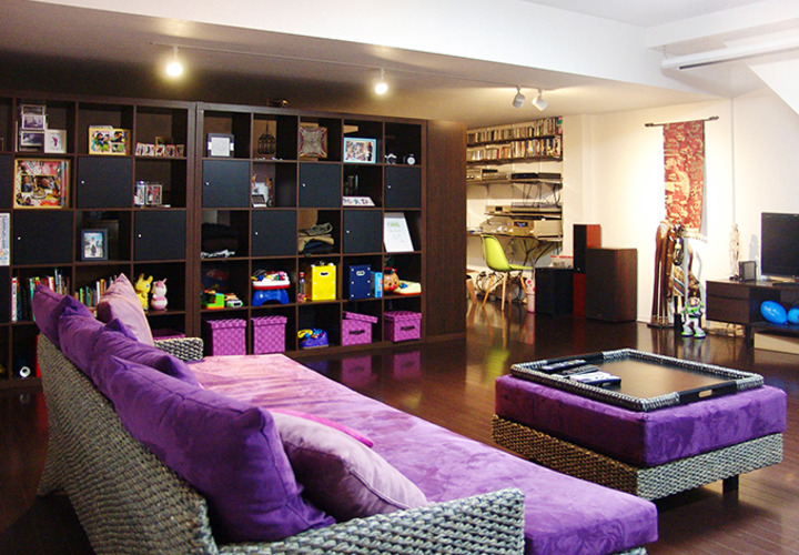 こだわり雑貨の広々地下リビング