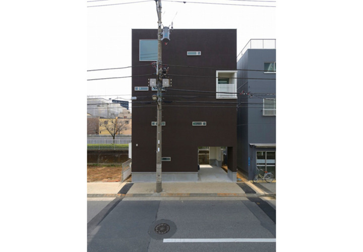 プライバシーを配慮した道路側の窓