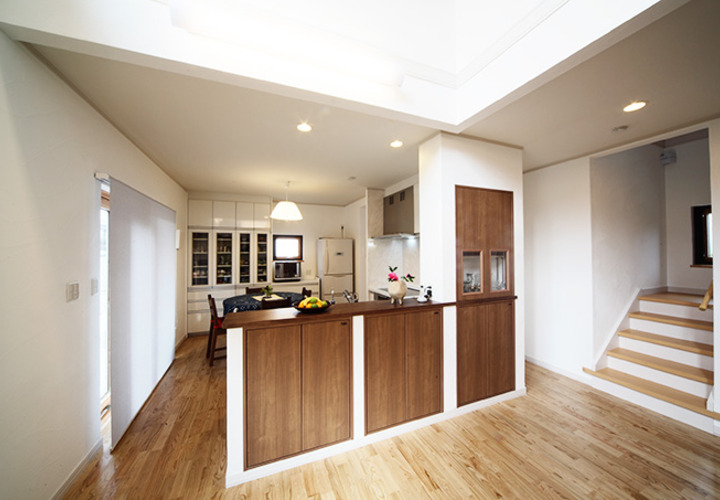 便利な収納付きカウンター