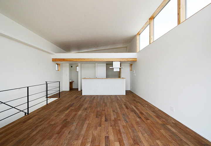 無垢フローリングのリビングダイニング