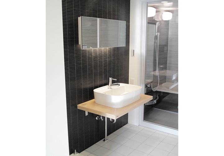 浴室と一体感のある洗面脱衣