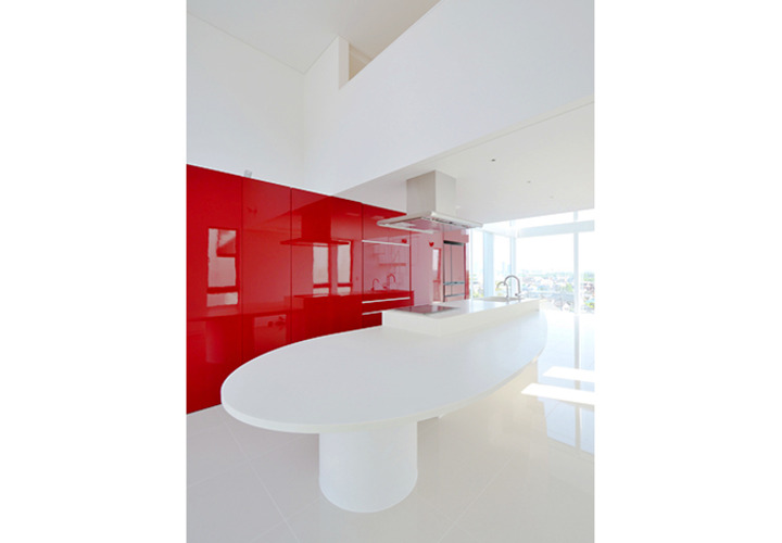 F邸　家族が向き合える空間と一体化したキッチン